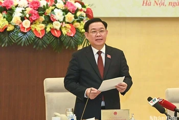 Chủ tịch Quốc hội Vương Đình Huệ phát biểu ý kiến tại phiên họp chiều 14/8. (Ảnh: DUY LINH)