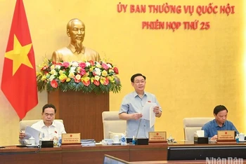 Chủ tịch Quốc hội Vương Đình Huệ phát biểu khai mạc Phiên họp thứ 25 của Ủy ban Thường vụ Quốc hội. (Ảnh: DUY LINH)
