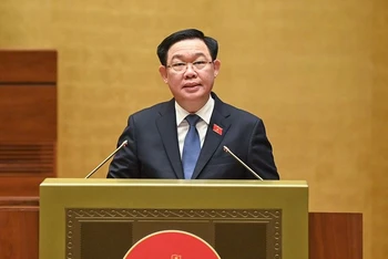 Chủ tịch Quốc hội Vương Đình Huệ phát biểu khai mạc phiên chất vấn. (Ảnh: DUY LINH)