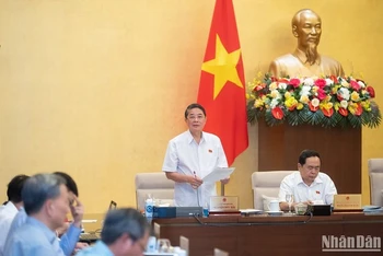 Phó Chủ tịch Quốc hội Nguyễn Đức Hải điều hành nội dung thảo luận về dự án Luật Viễn thông (sửa đổi) sáng 24/8. (Ảnh: DUY LINH)