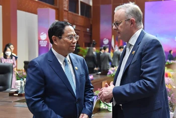 Thủ tướng Chính phủ Phạm Minh Chính gặp Thủ tướng Australia Anthony Albanese nhân dịp dự Hội nghị Cấp cao ASEAN 43 tại Indonesia. (Ảnh: TUẤN ANH)