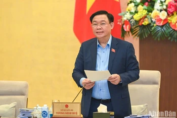 Chủ tịch Quốc hội Vương Đình Huệ phát biểu ý kiến tại phiên họp. (Ảnh: DUY LINH) 