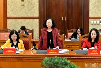 [Ảnh] Thường trực Ban Bí thư Trương Thị Mai chủ trì giao ban cuối năm 2023 với một số hội quần chúng