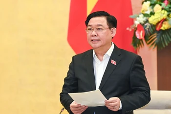 Chủ tịch Quốc hội Vương Đình Huệ phát biểu khai mạc phiên họp. (Ảnh: DUY LINH)
