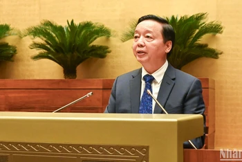 Phó Thủ tướng Trần Hồng Hà phát biểu một số nội dung liên quan đến các nhóm vấn đề chất vấn. (Ảnh: DUY LINH)