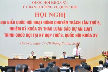 Phó Chủ tịch Quốc hội Trần Quang Phương điều hành nội dung thảo luận về dự án Luật Phòng cháy, chữa cháy và cứu nạn, cứu hộ sáng 28/8. (Ảnh: DUY LINH)