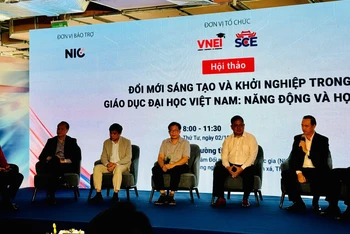 Quang cảnh phiên tọa đàm tại hội thảo.