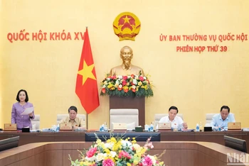 Phó Chủ tịch Quốc hội Nguyễn Thị Thanh điều hành nội dung phiên họp. (Ảnh: DUY LINH)