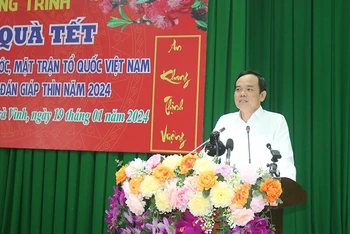 Phó Thủ tướng Chính phủ Trần Lưu Quang phát biểu tại lễ trao quà.