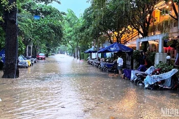 Mưa gây ngập úng cục bộ nhiều tuyến đường tại thành phố Huế trong tháng 9 vừa qua.