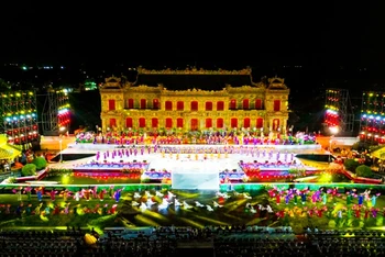 Chương trình nghệ thuật khai mạc Tuần lễ Festival nghệ thuật Quốc tế Huế 2024 với chủ đề “Di sản văn hóa với hội nhập và phát triển”.