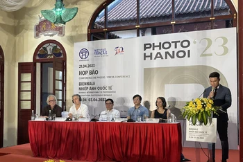 Ban tổ chức giới thiệu các hoạt động trong chuỗi sự kiện về nhiếp ảnh quốc tế tại Hà Nội.