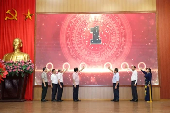 Đại diện lãnh đạo Ban Tuyên giáo Thành ủy Hà Nội, Quận ủy Tây Hồ phát động cuộc thi.