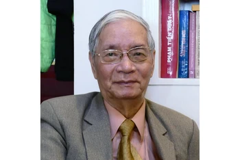 Nhà văn Phan Hồng Giang. (Ảnh NGUYỄN ÐÌNH TOÁN) 
