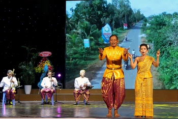 Tiết mục hát Aday tại Liên hoan nghệ thuật các dân tộc tỉnh Hậu Giang năm 2022. 