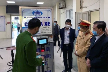 Lắp đặt hệ thống camera quét mã QR tại các bến xe lớn ở Thủ đô Hà Nội. 