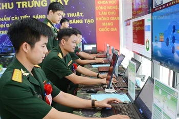 Trung tâm 286, Bộ Tư lệnh 86 (Bộ Quốc phòng) trưng bày sản phẩm tác chiến không gian mạng, bảo đảm công nghệ thông tin tại Đại hội thi đua quyết thắng giai đoạn 2019-2024 của đơn vị. (Nguồn: Bộ Tư lệnh 86)