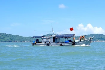 Bộ đội Biên phòng Cà Mau thường xuyên tổ chức tuần tra, cứu hộ ngư dân gặp nạn trong quá trình khai thác biển. (Ảnh: LÊ KHOA)