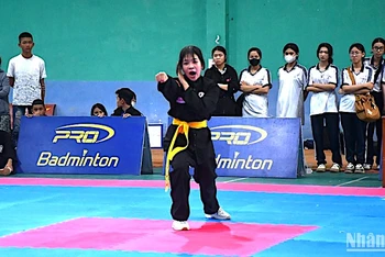 Vận động viên tham gia thi đấu môn võ cổ truyền tại Hội khỏe Phù Đổng tỉnh Cà Mau lần thứ 13 năm 2024.