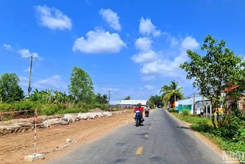 Thi công mở rộng tuyến U Minh-Khánh Hội bị ảnh hưởng tiến độ do vướng giải phóng mặt bằng.