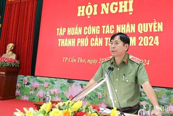 Thiếu tướng Nguyễn Văn Kỷ, Phó Chánh Văn phòng Thường trực về Nhân quyền phát biểu tại Hội nghị. (Ảnh: Ban tổ chức)