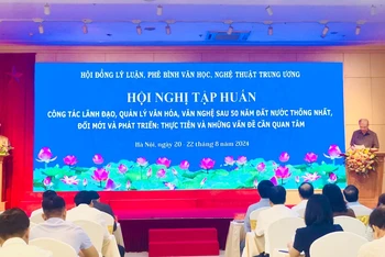 TS Bùi Thế Đức-Phó Chủ tịch Hội đồng tuyên bố lý do và giới thiệu đại biểu dự Hội nghị.