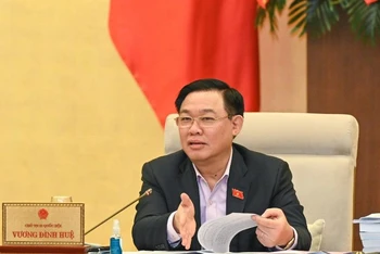 Chủ tịch Quốc hội Vương Đình Huệ phát biểu ý kiến tại phiên họp. (Ảnh Duy Linh)