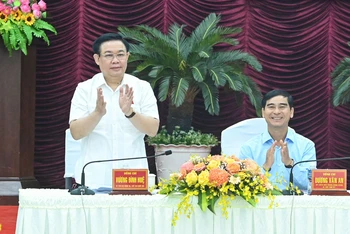 Chủ tịch Quốc hội Vương Đình Huệ chủ trì buổi làm việc với tỉnh Bình Thuận. (Ảnh Duy Linh) 