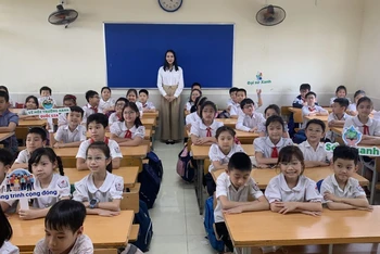 Học sinh Trường Tiểu học Tân Định tham gia cuộc thi Tìm kiếm gương mặt “Đại sứ xanh”.