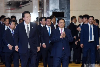 Thủ tướng Phạm Minh Chính và Tổng thống Hàn Quốc Yoon Suk Yeol đến dự Diễn đàn Doanh nghiệp Việt Nam - Hàn Quốc.