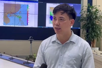 Ông Nguyễn Văn Hưởng, Trưởng phòng Dự báo thời tiết Trung tâm Dự báo Khí tượng thủy văn quốc gia chia sẻ một số thông tin và cảnh báo về diễn tiến bão số 1.