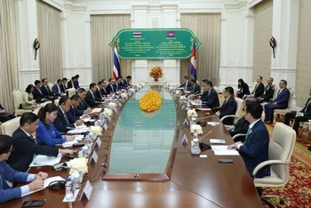 Thủ tướng Campuchia Samdech Moha Bovorthipadi Hun Manet hội đàm với Thủ tướng Thái lan Srettha Thavisin. (Ảnh: Fresh News)
