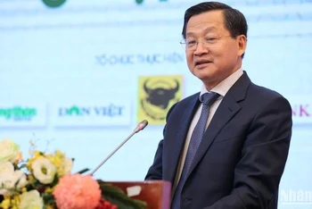 Phó Thủ tướng Chính phủ Lê Minh Khái phát biểu tại Diễn đàn Nông dân Quốc gia lần thứ 8 sáng 12/10, tại Hà Nội.