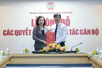 Trao quyết định bổ nhiệm Tổng Biên tập Báo Nông thôn Ngày nay/điện tử Dân Việt