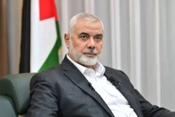 Lãnh đạo Phong trào Hồi giáo Hamas, ông Ismail Haniyeh, trả lời phỏng vấn báo chí ở Istanbul (Thổ Nhĩ Kỳ) ngày 20/4/2024. (Ảnh: Getty Images/TTXVN)