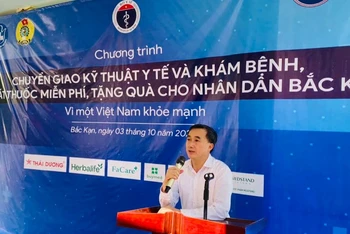 Thứ trưởng Bộ Y tế Trần Văn Thuấn phát biểu tại chương trình chuyển giao kỹ thuật.