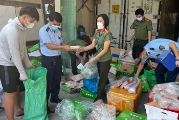 1,5 tấn thực phẩm đông lạnh bị lực lượng chức năng tỉnh Hà Nam thu giữ.