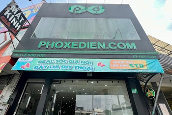 Một cửa hàng thuộc hệ thống phoxedien.com kinh doanh xe đạp điện, xe máy điện vi phạm.