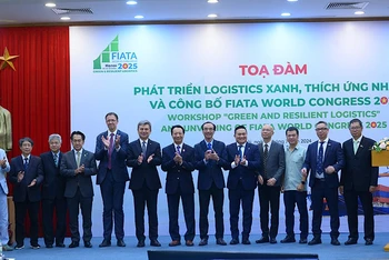 Các đại biểu tham dự toạ đàm phát triển logistics xanh, thích ứng nhanh và công bố FIATA World Congress 2025.