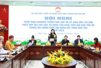 Chủ tịch Ủy ban Mặt trận Tổ quốc Việt Nam thành phố Hà Nội phát biểu tại hội nghị.