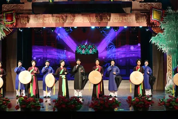 Hội thi Dân ca quan họ Bắc Ninh mở rộng năm nay thu hút hơn 600 nghệ sĩ, nhạc công, các liền anh, liền chị tham gia. 