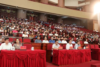 Gần 1.000 đại biểu tham dự hội nghị huấn truyền thông về giáo dục và đào tạo.