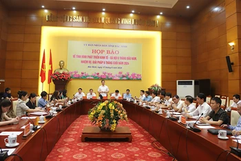 Quang cảnh buổi họp báo.