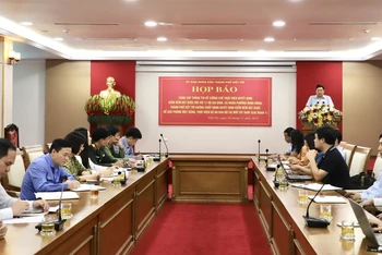 Ủy ban nhân dân thành phố Việt Trì, tỉnh Phú Thọ thông tin với báo chí về quyết định kiểm đếm bắt buộc đối với các hộ dân phường Minh Nông.