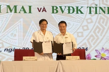 Lãnh đạo Bệnh viện Bạch Mai và Bệnh viện đa khoa tỉnh Phú Thọ ký biên bản hợp tác toàn diện nhằm nâng cao chất lượng khám chữa bệnh.