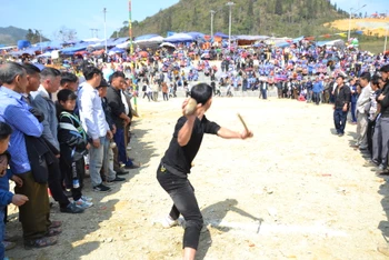 Những lễ hội dân gian ở Simacai (Lào Cai) thu hút đông du khách.