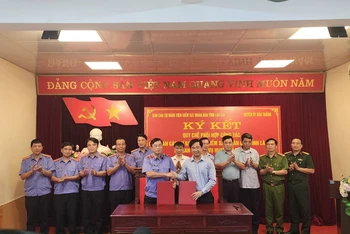 Lễ ký kết Quy chế phối hợp giữa Viện Kiểm sát nhân dân tỉnh Lào Cai với huyện ủy Bảo Thắng chiều ngày 23/4.