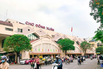 Chợ Đồng Xuân (Hà Nội).