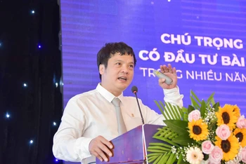 Ông Nguyễn Văn Khoa - Chủ tịch VINASA, Tổng giám đốc Tập đoàn FPT chia sẻ về chủ đề Dữ liệu - Nền tảng quan trọng thúc đẩy chuyển đổi số Huế.