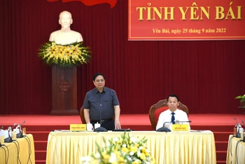 Thủ tướng Phạm Minh Chính làm việc với Ban Thường vụ Tỉnh ủy Yên Bái.